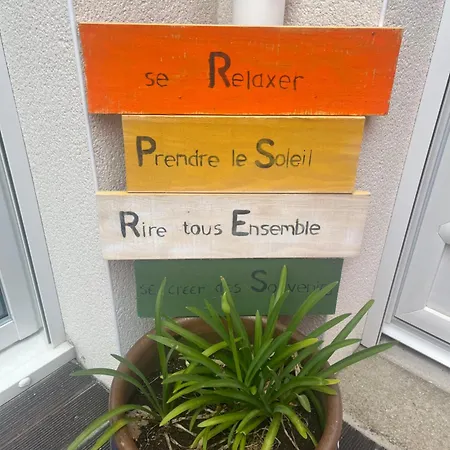 Maison Les Agapanthes 度假居 莱萨布勒-多洛讷